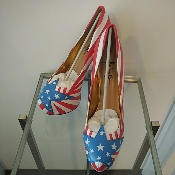 TaylorSays Wonder Woman Platform Heels - Picture 2 of 8